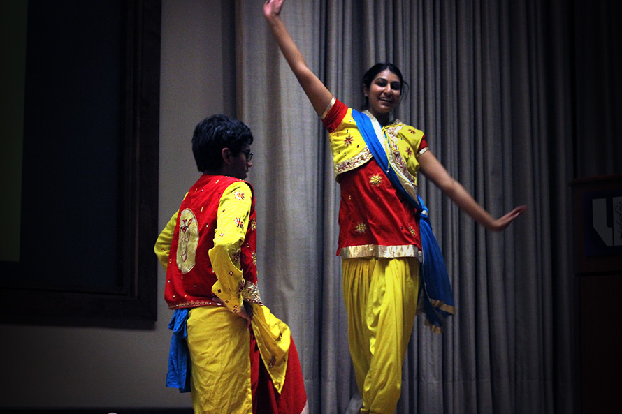 International studenets performa traditional dance