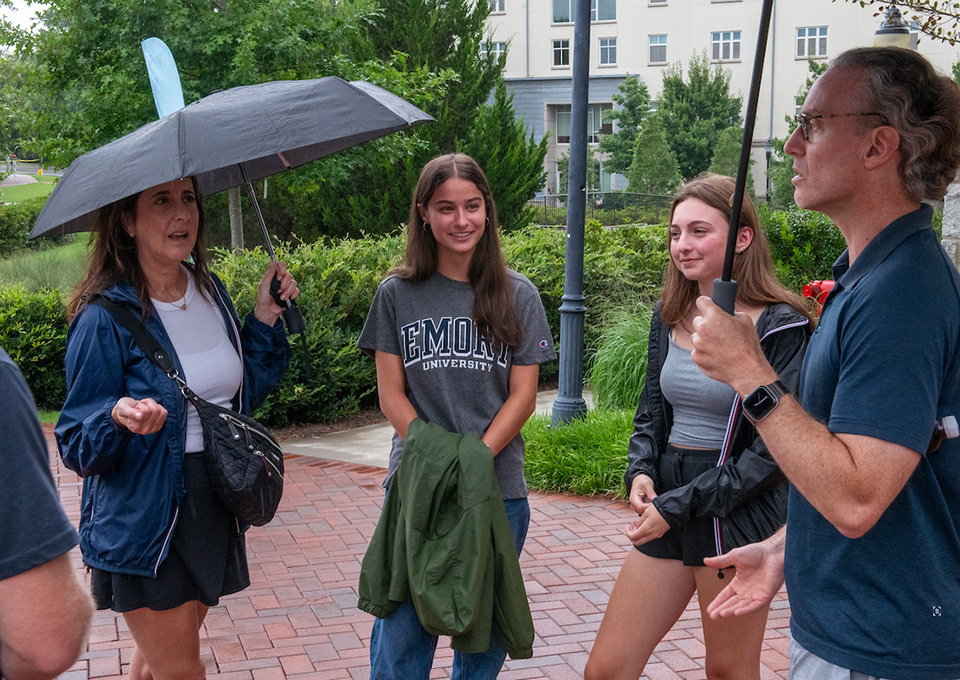 Students and family on campus tour